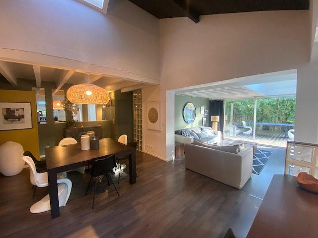 Maison - 221 m² - 9 pièces