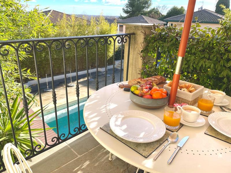 Maison - 615 m² - 16 pièces