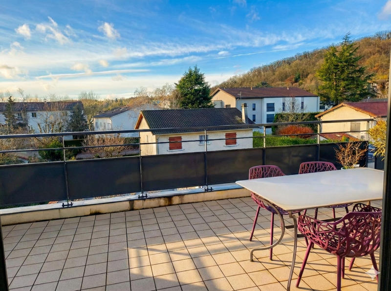 Appartement - 81 m² - 3 pièces