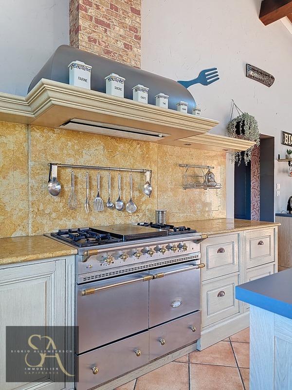 Propriété - 377 m² - 10 pièces