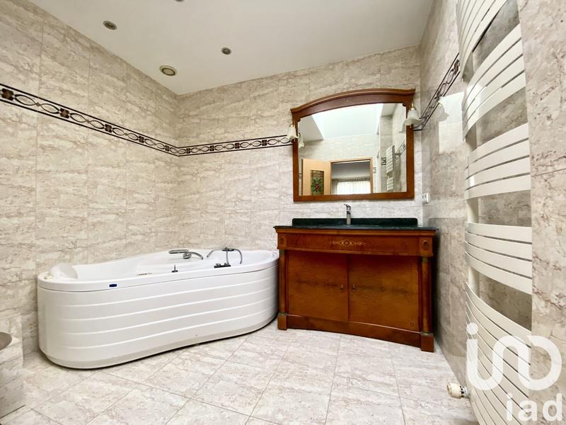 Maison - 160 m² - 7 pièces