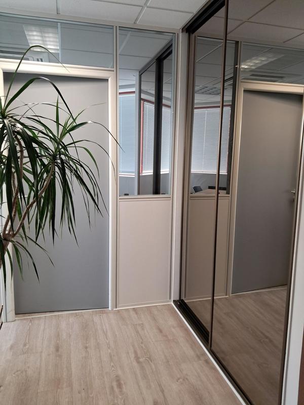 Local commercial - 84 m² - 4 pièces