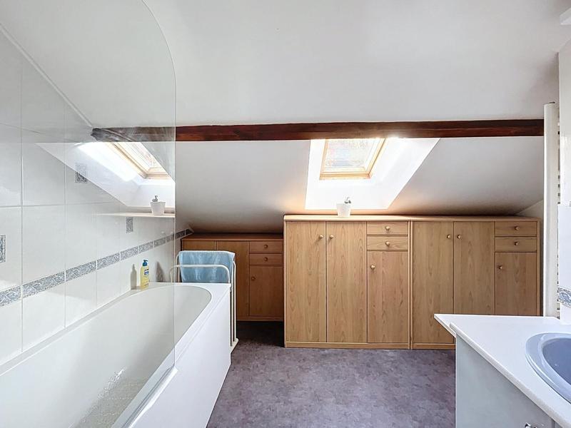 Maison - 178 m² - 8 pièces