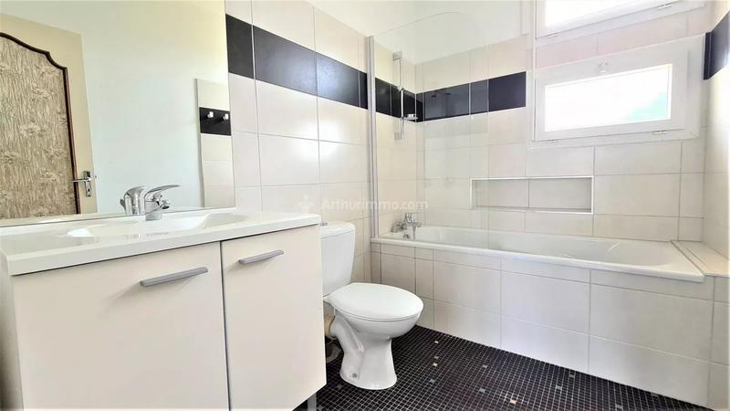 Maison - 95 m² - 5 pièces