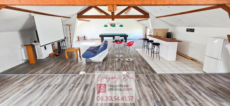 Maison - 235 m² - 6 pièces