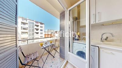 Appartement - 100 m² - 4 pièces