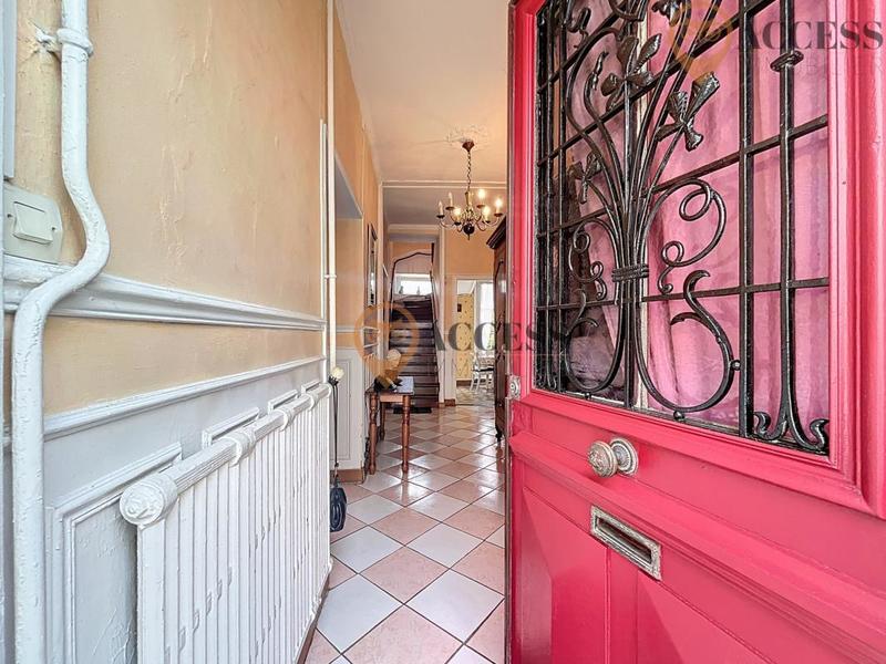 Maison - 209 m² - 8 pièces