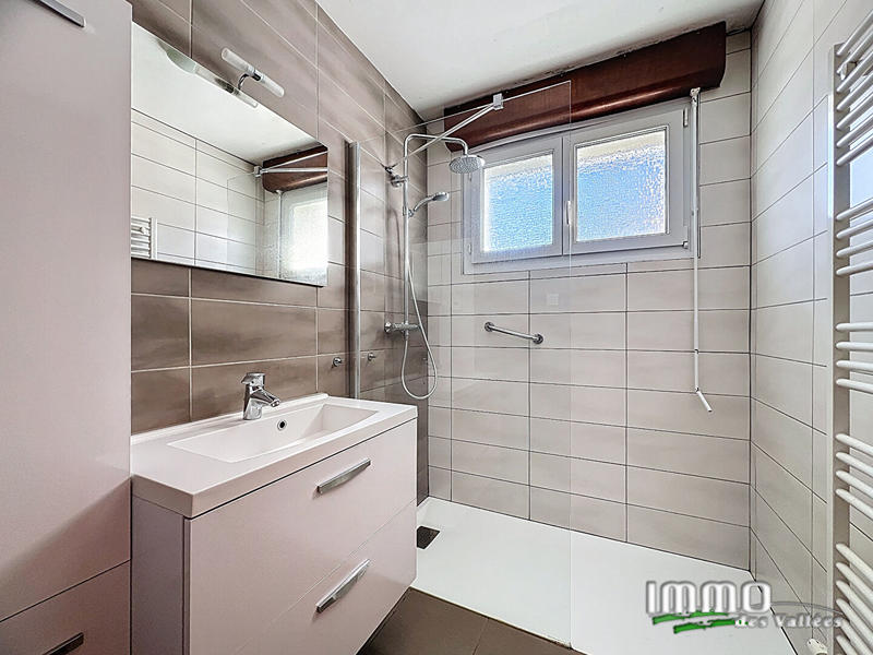 Maison - 181 m² - 7 pièces