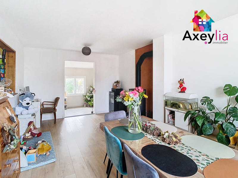 Maison - 96 m² - 5 pièces