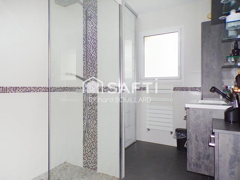 Villa - 180 m² - 8 pièces