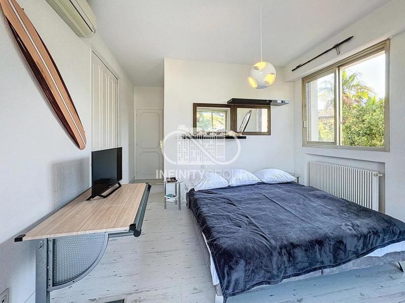 Propriété - 340 m² - 6 pièces