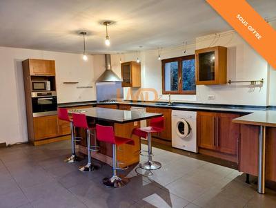 Corps de ferme - 210 m² - 6 pièces