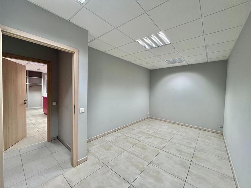 Bureau - 107 m² - 2 pièces