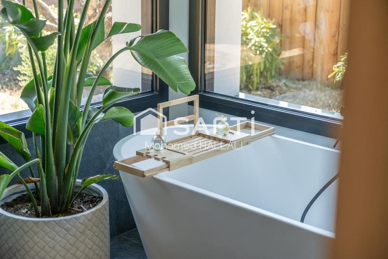 Maison - 240 m² - 6 pièces