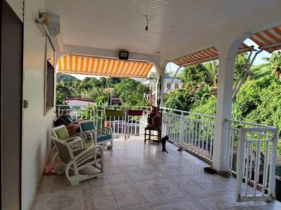 Maison - 255 m² - 7 pièces