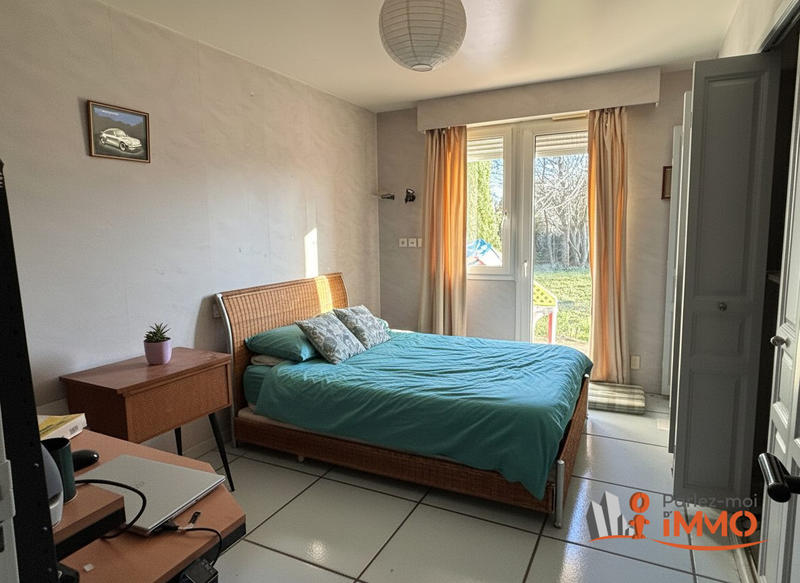 Maison - 220 m² - 8 pièces