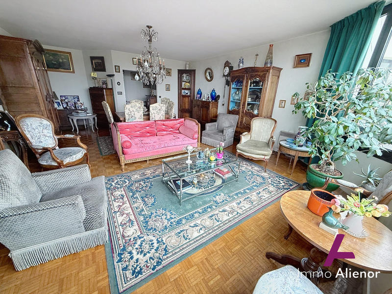 Appartement - 104 m² - 4 pièces