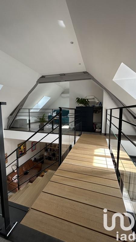 Maison - 325 m² - 12 pièces