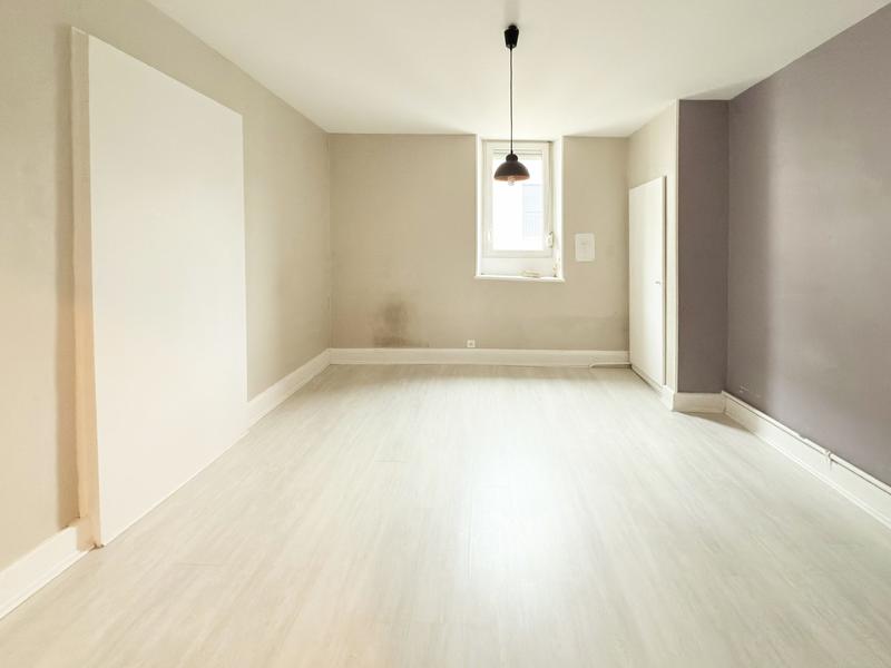 Maison - 235 m² - 9 pièces