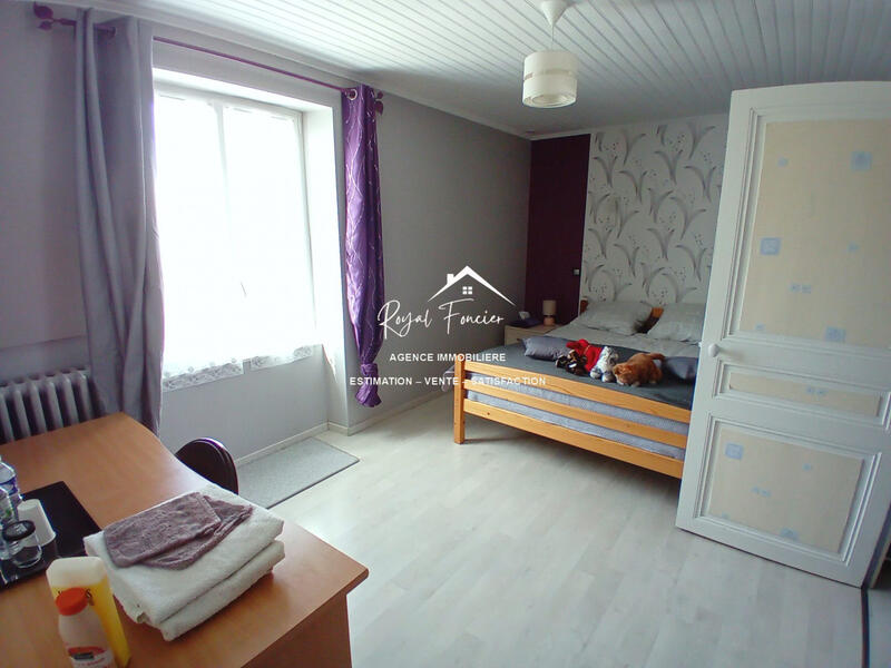 Maison ancienne - 195 m² - 7 pièces