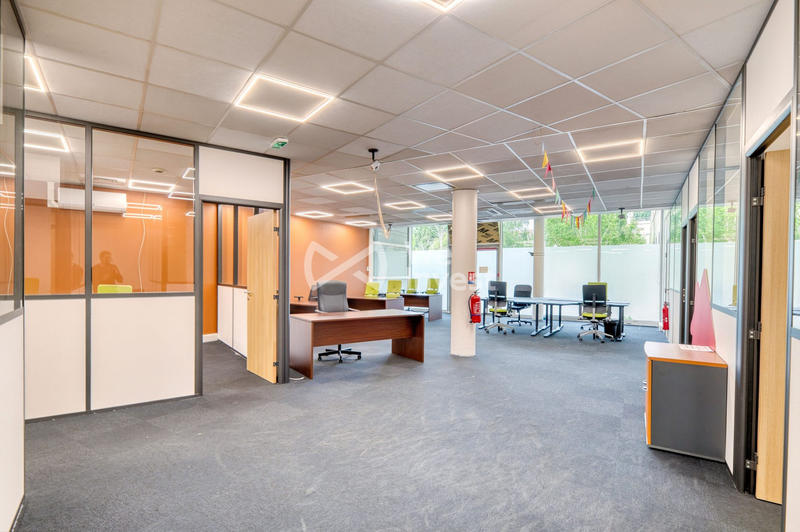 Bureau - 174 m²