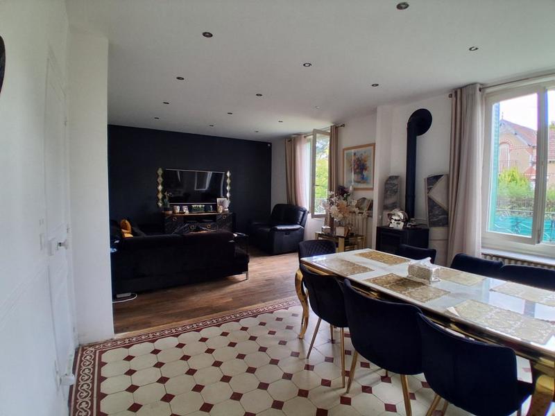 Maison - 91 m² - 6 pièces