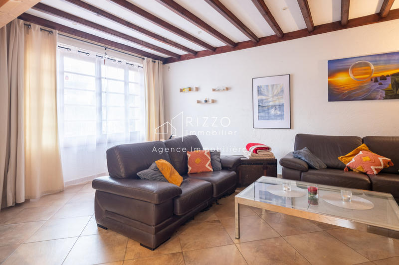 Maison - 260 m² - 9 pièces