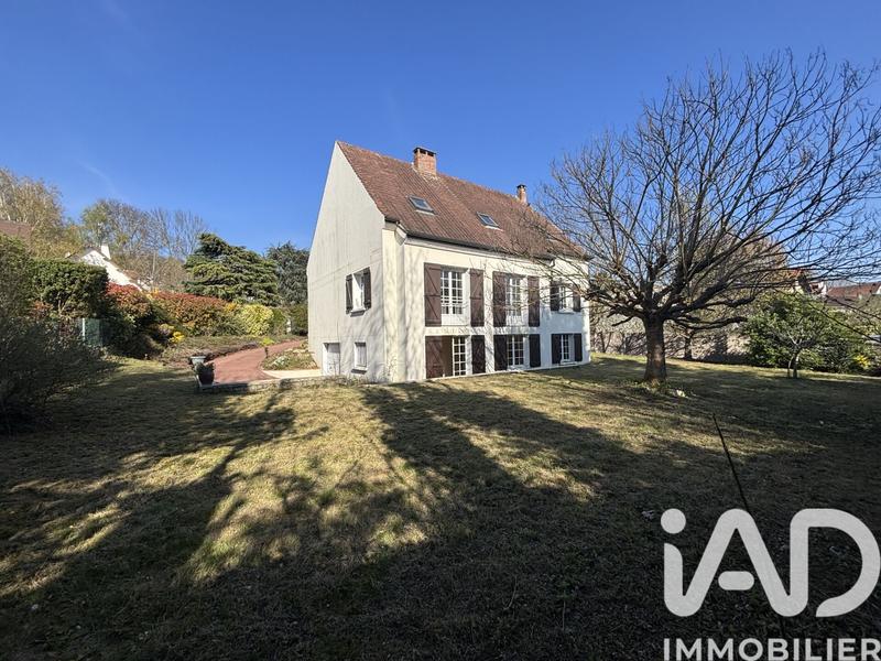 Maison - 210 m² - 7 pièces