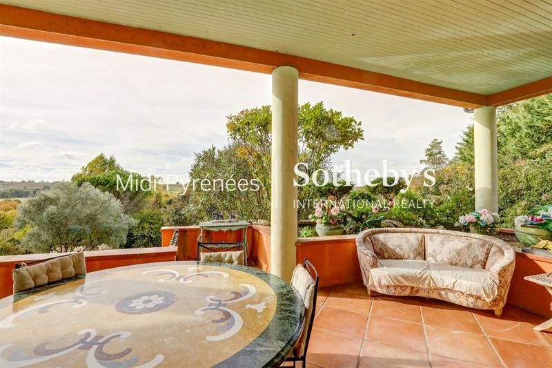 Maison - 215 m² - 7 pièces