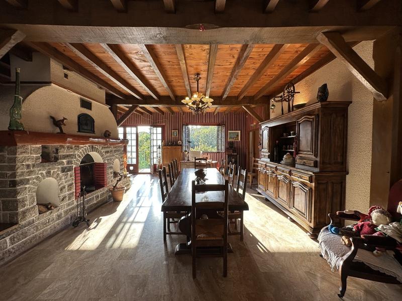 Villa - 238 m² - 5 pièces