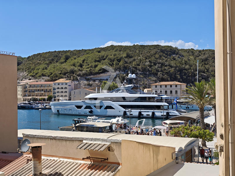 Appartement - 110 m² - 4 pièces