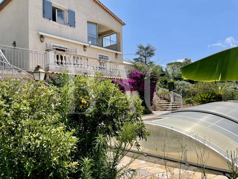 Villa - 350 m² - 7 pièces