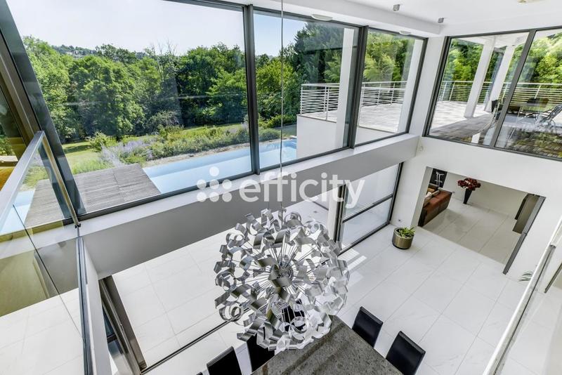 Maison - 393 m² - 10 pièces