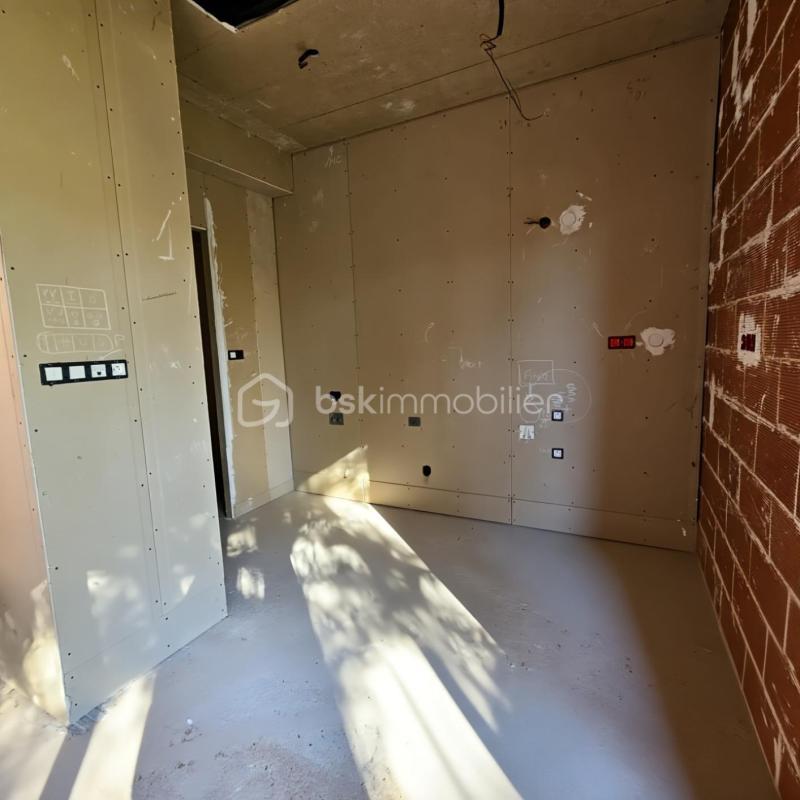 Maison - 300 m² - 9 pièces