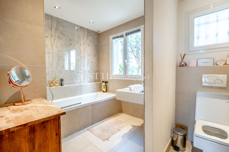 Villa - 200 m² - 8 pièces