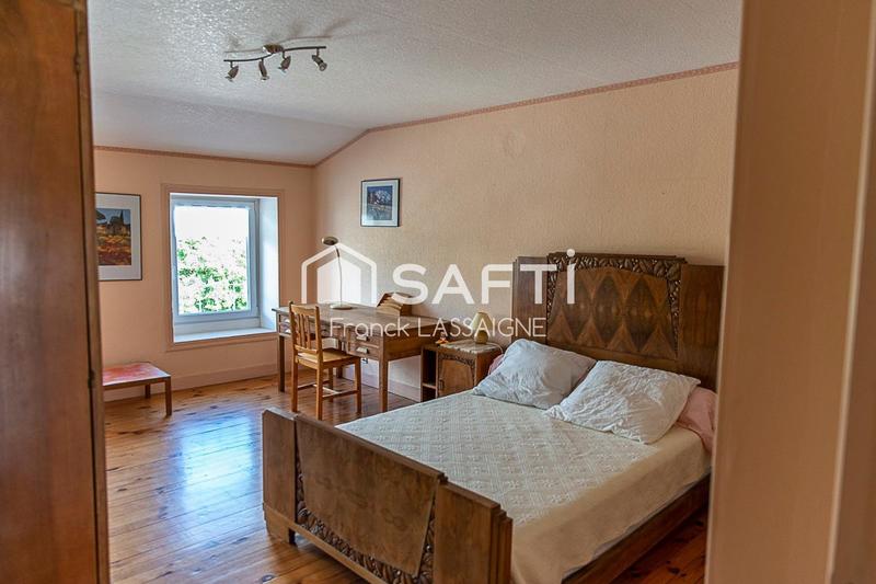 Maison - 387 m² - 15 pièces