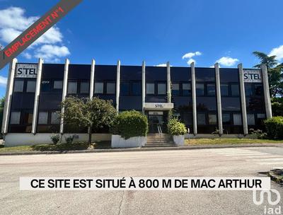 Bureau - 3 000 m²