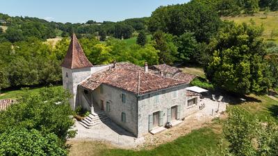 Corps de ferme - 319 m² - 9 pièces