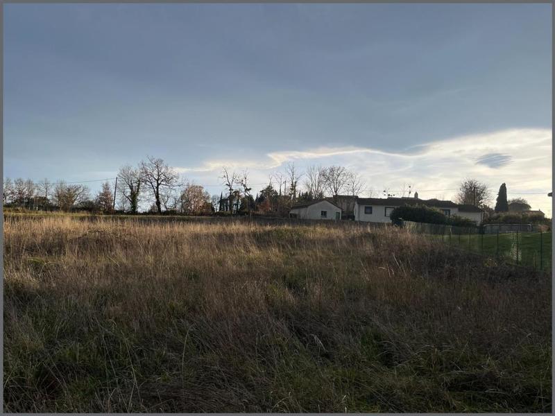 Terrain constructible - 1 626 m²