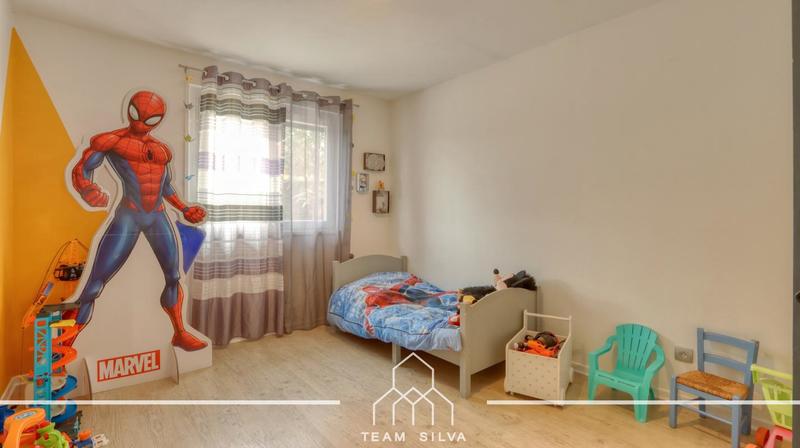 Maison - 200 m² - 5 pièces