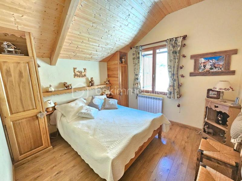 Châlet - 250 m² - 6 pièces