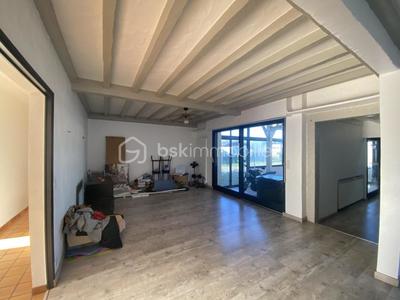 Maison - 220 m² - 9 pièces