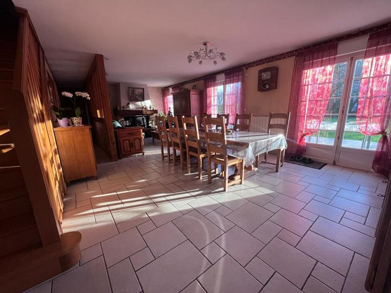 Maison - 130 m² - 8 pièces