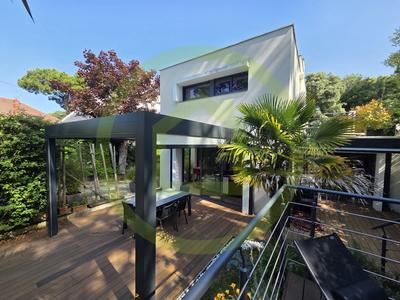 Maison - 168 m² - 6 pièces