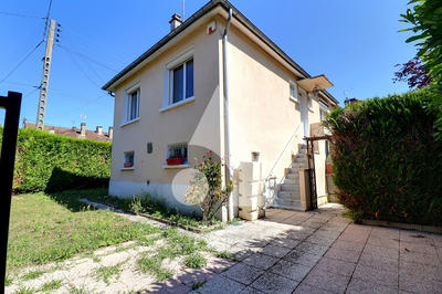 Maison - 80 m² - 4 pièces