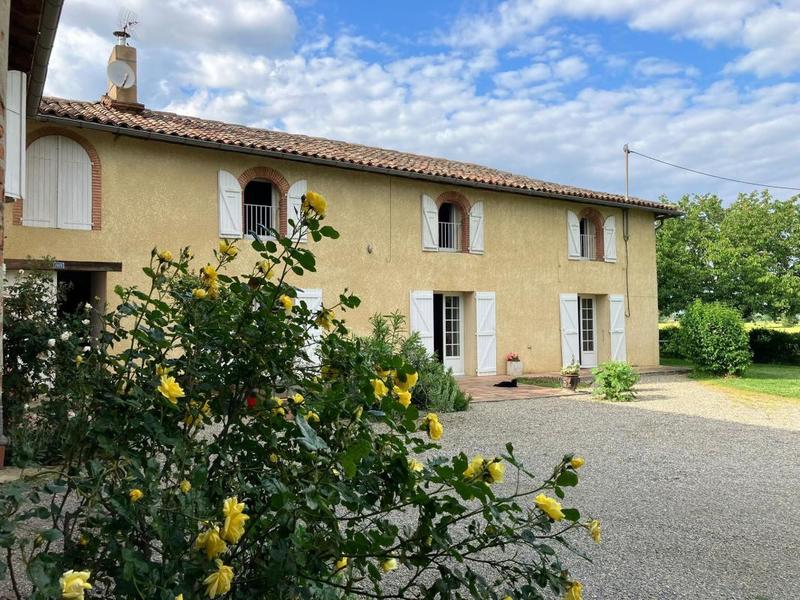 Maison - 300 m² - 9 pièces