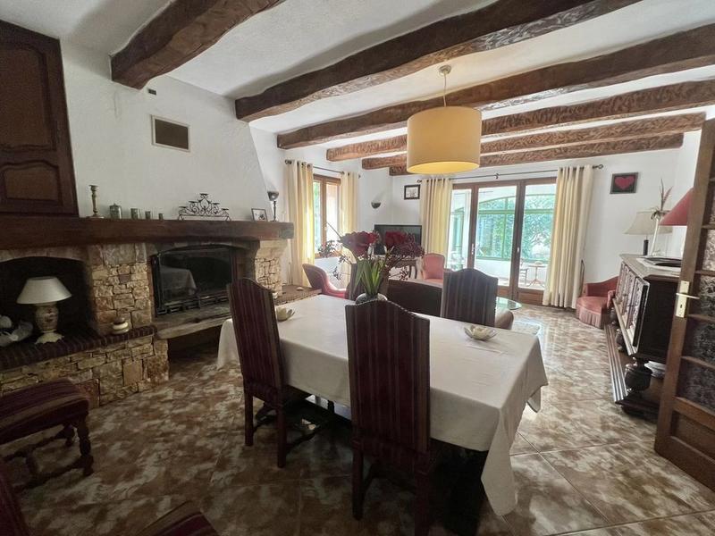 Maison - 280 m² - 5 pièces