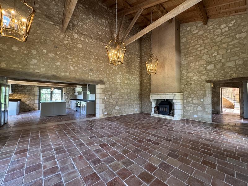 Maison - 445 m² - 10 pièces