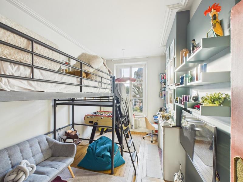 Appartement - 133 m² - 6 pièces