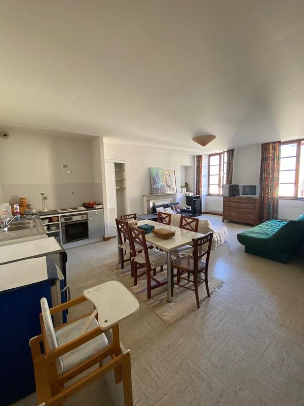 Maison - 410 m² - 11 pièces